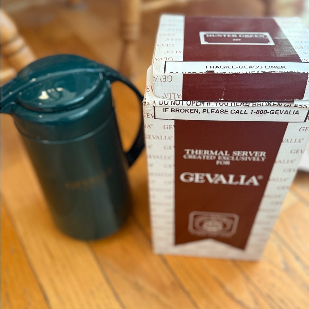 Gevalia Thermal Server with Dark Green Carafe